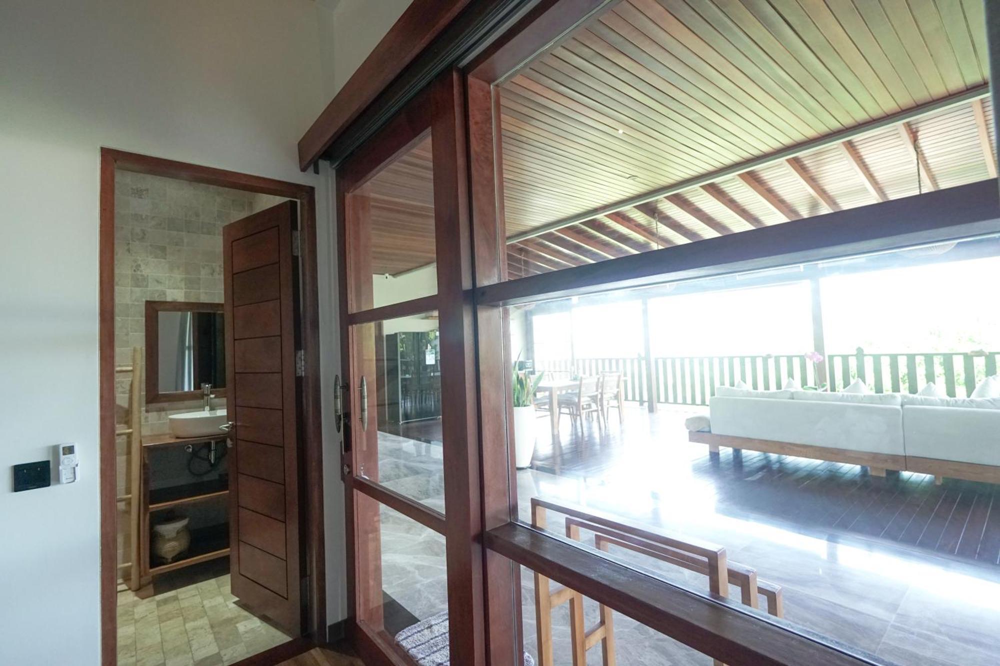 Tropical Beach House Bali Seminyak Pokoj fotografie
